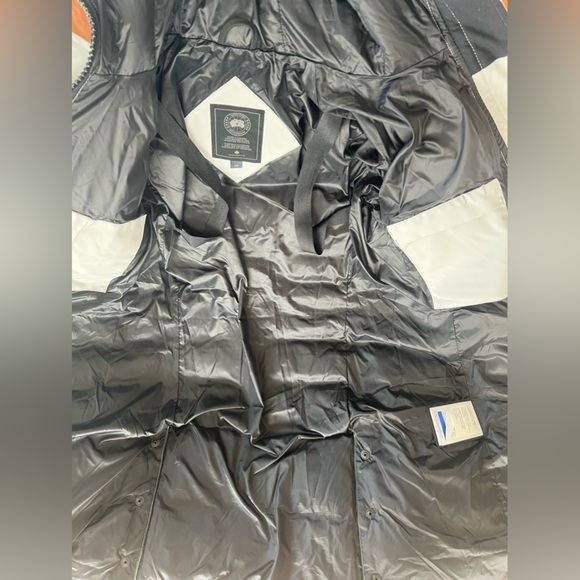 CANADA GOOSE parka - Picture 4 of 6